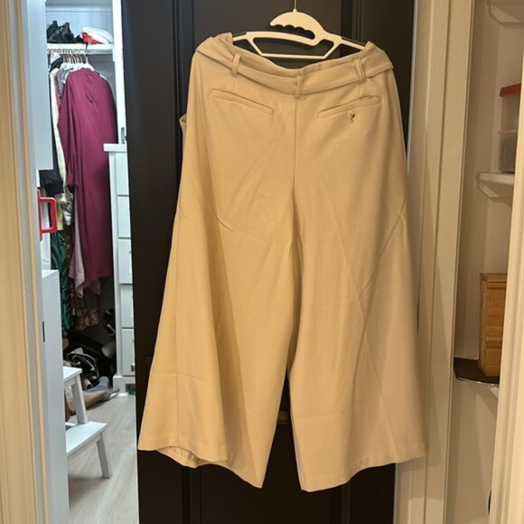 Anthropologie cropped 8 pants - Picture 3 of 3